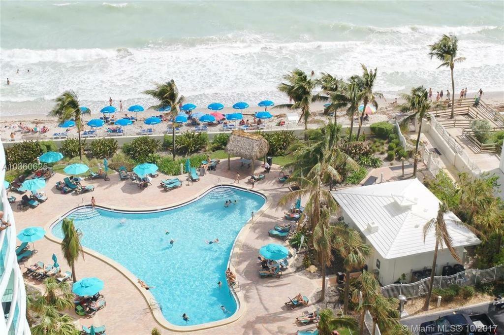Tides On Apartahotel *