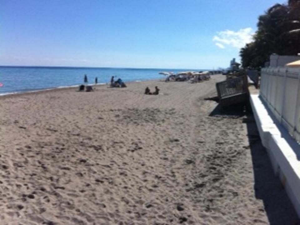 Tides On Apartahotel